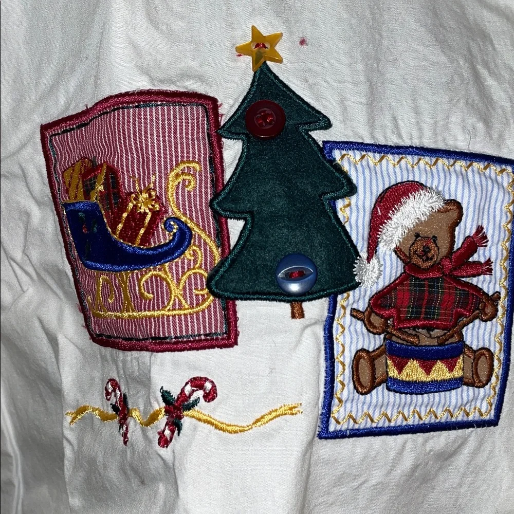 White Broadcloth Christmas Design Blouse with Ribbon trim Collar and Cuffs XL - Picture 4 of 6